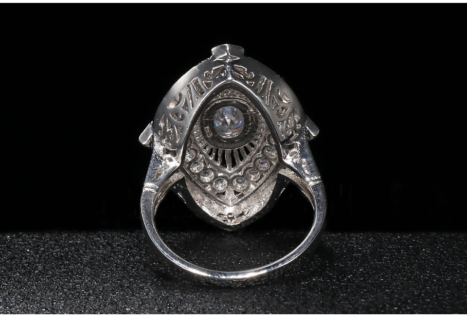 Women's Elegant Vintage Silver Ring